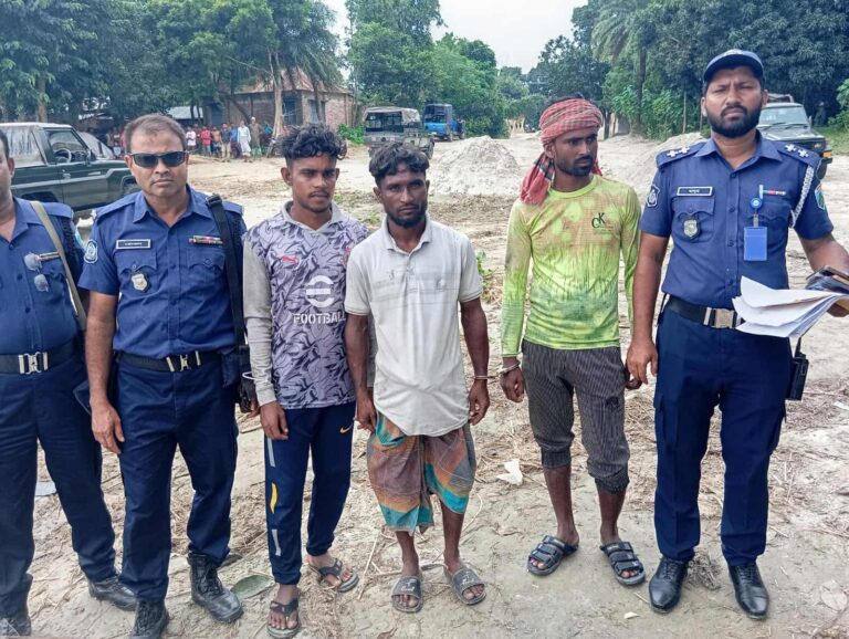 অবৈধ বালু উত্তোলন বন্ধে সেনা অভিযান