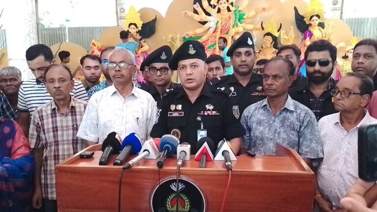 গাইবান্ধায় শারদীয় দুর্গাপূজায় ৫৮২ মণ্ডপে র‍্যাবরে কড়া নিরাপত্তা