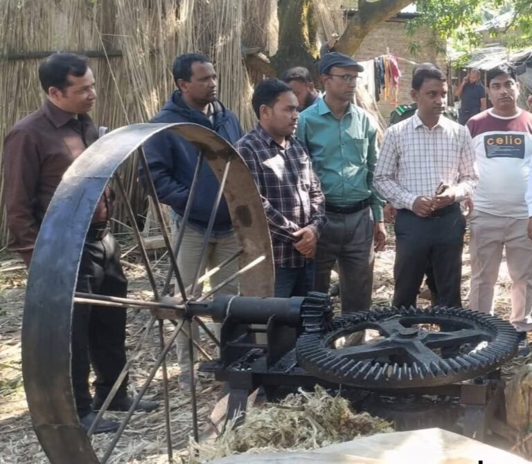 লালপুরে অবৈধভাবে আঁখ মারাই এর জন্য ৫০ হাজার টাকা জরিমানা