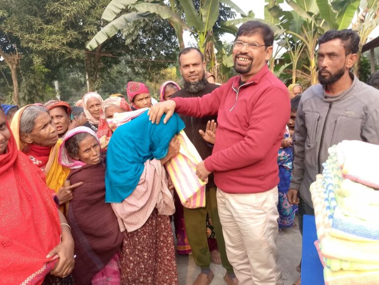 ফুলছড়িতে শীতার্তদের পাশে আবুল কাশেম ইলিমা কল্যাণ ট্রাস্ট