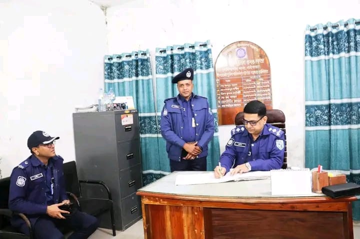 বৈরাগীরহাট পুলিশ তদন্ত কেন্দ্র আকস্মিক পরিদর্শনে পুলিশ সুপার