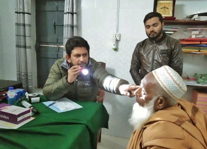 নড়াইলে শরীফ আতিয়ার রহমান স্মৃতি পরিষদের উদ্যোগে ফ্রি মেডিকেল ক্যাম্প অনুষ্ঠিত